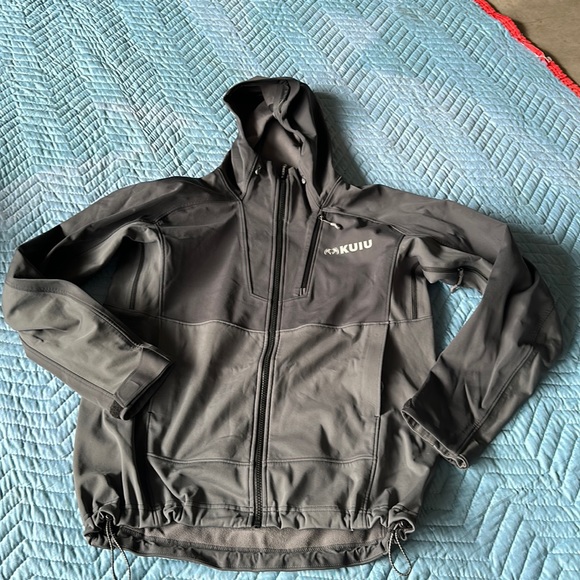 Other - KUIU AXIS M Jacket